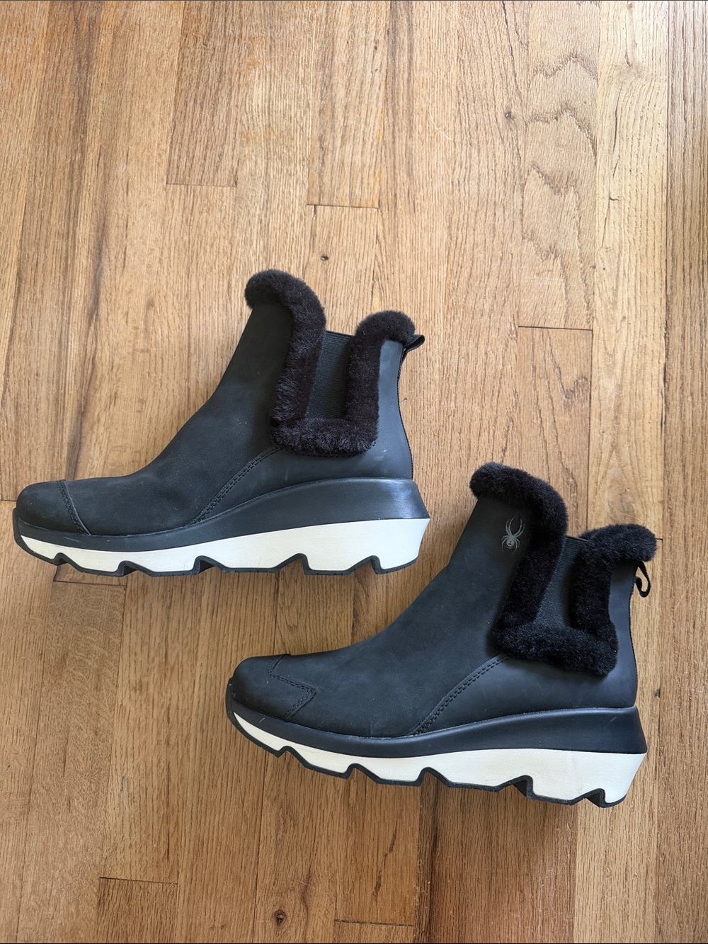 Spyder Crossover 2 Women's Chelsea Boots Black Fur Lined Winter Sneaker Booties